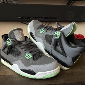 Nike Air Jordan IV 4 Retro Green Glow Size 10.5 Dark Grey Cement 2013  NO BOX